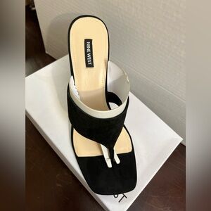 Nine West Black and Cream Toe-Loop Mule Sandals